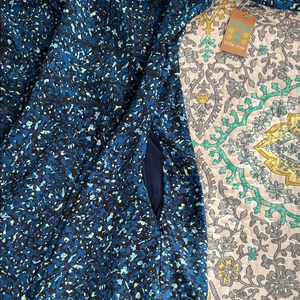 Title Nine Blue Patterned Long Sleeve Dress - Picture 5 of 5